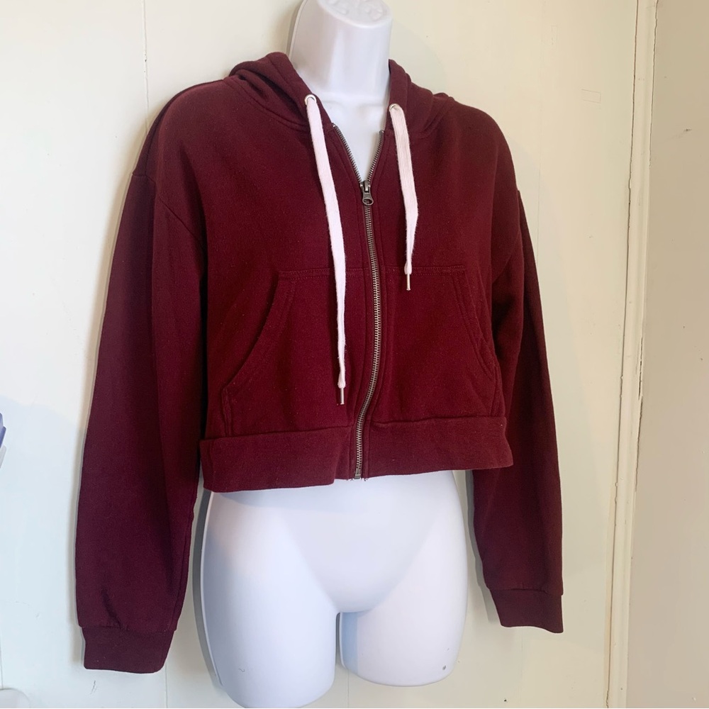 Forever 21 Women's Burgundy Cropped Hoodie